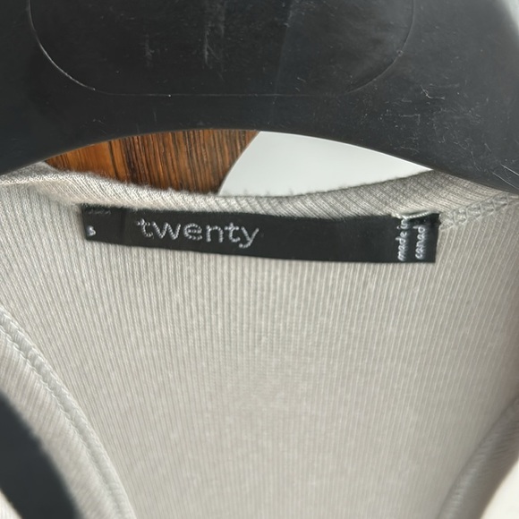 MAGGIE WARD Women's Cream Sheer Drape Neck Sleeveless Top Size S - Picture 9 of 11